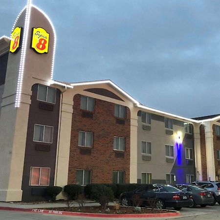 Super 8 By Wyndham Bedford Dfw Airport West Motel Bagian luar foto
