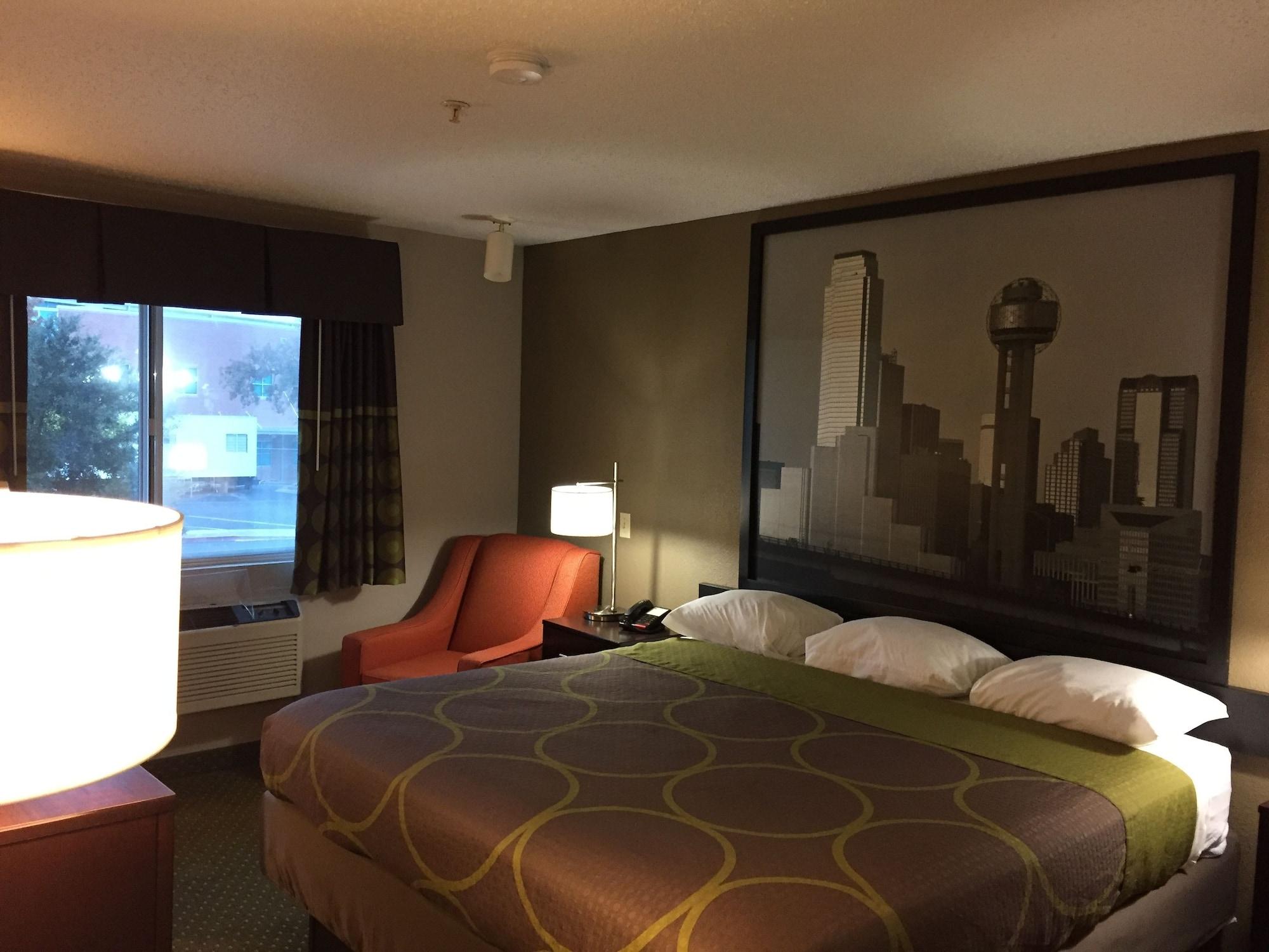 Super 8 By Wyndham Bedford Dfw Airport West Motel Bagian luar foto