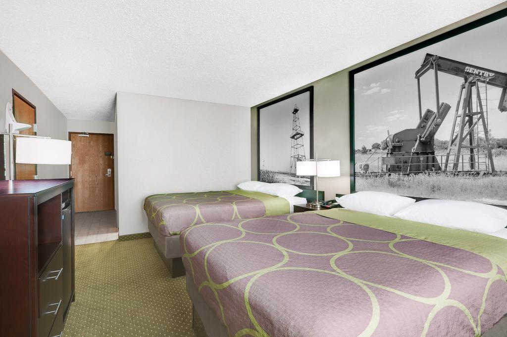 Super 8 By Wyndham Bedford Dfw Airport West Motel Bagian luar foto
