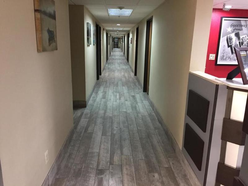 Super 8 By Wyndham Bedford Dfw Airport West Motel Bagian luar foto